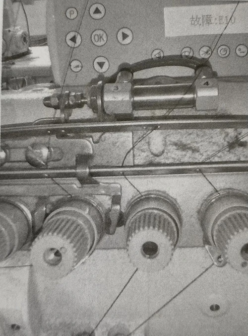 Checking and troubleshooting of circuit board of computer overlock sewing machine